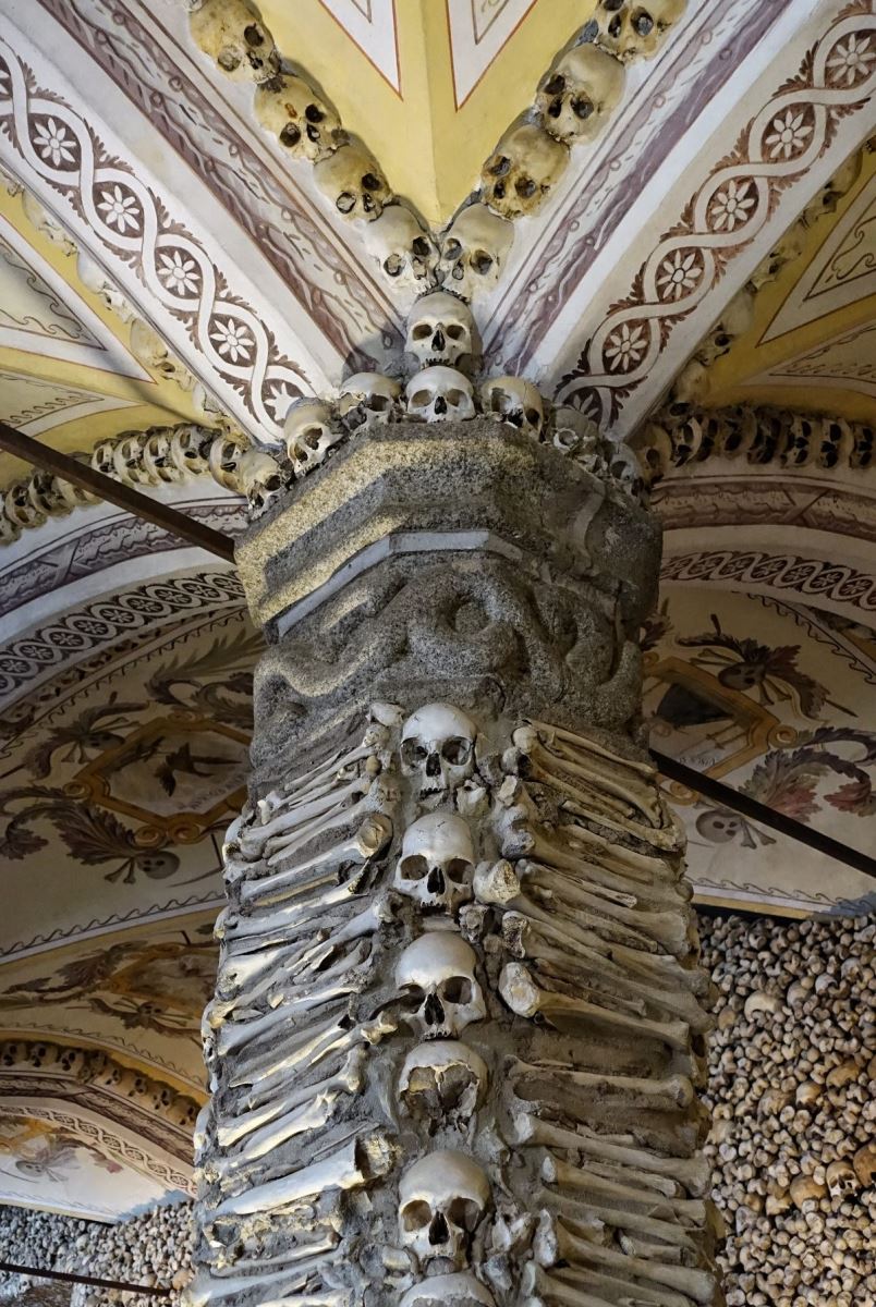 Portugal Chapel Bones2