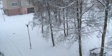 Aik Aur Baraf K Golay